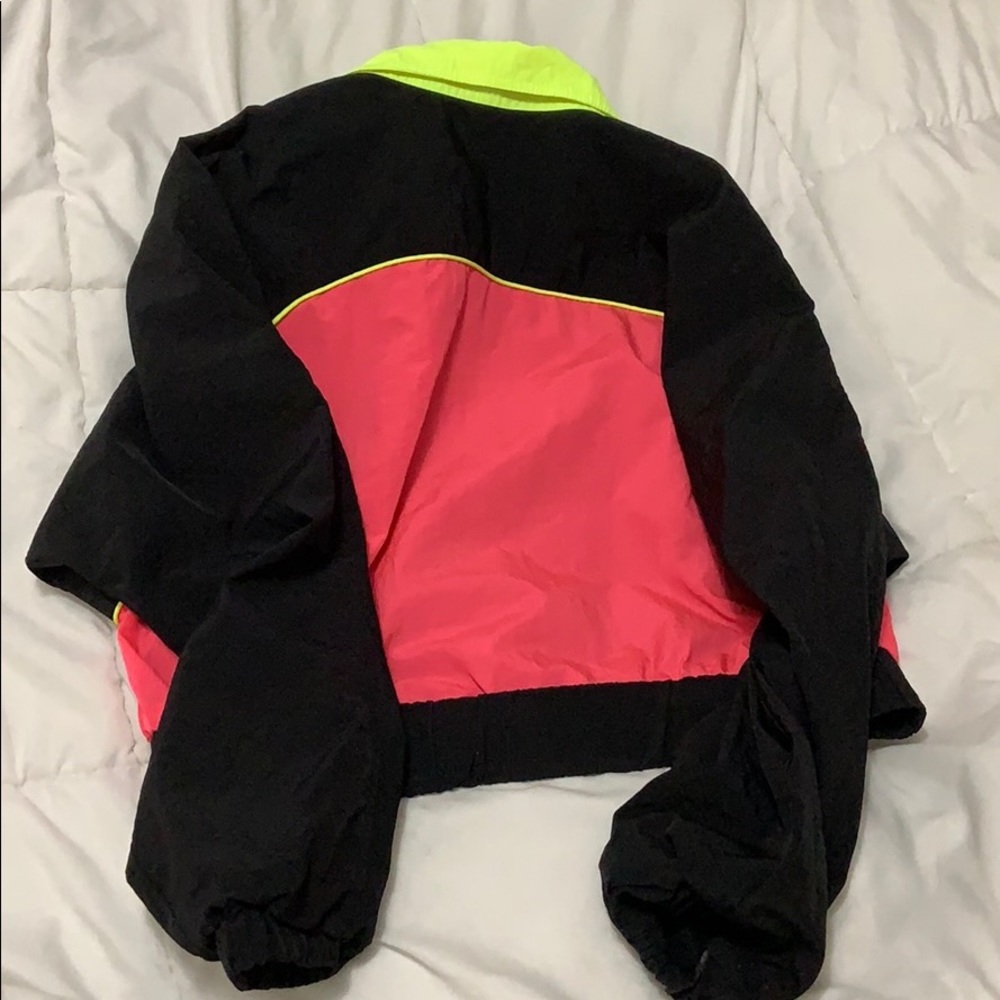 Windbreaker/sweater